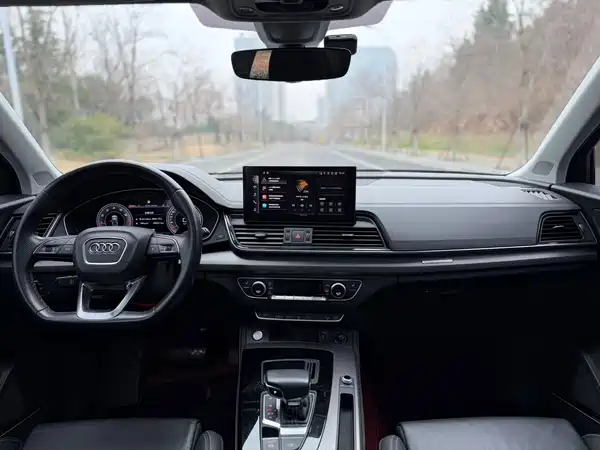 Audi Q5L 2021