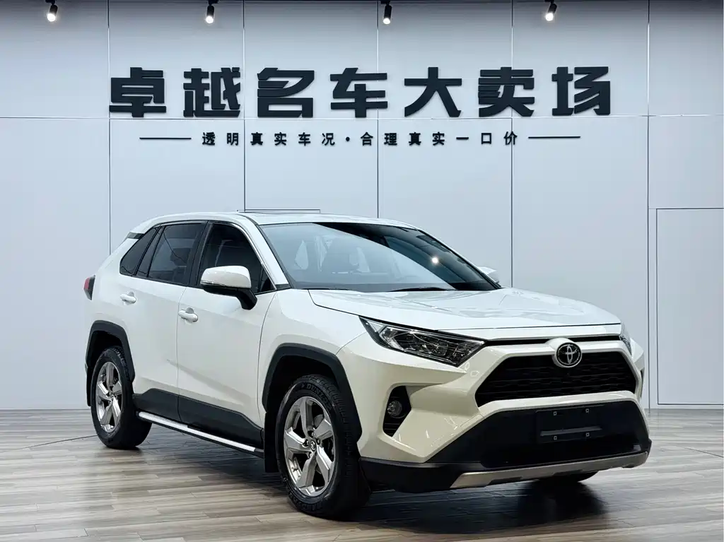 Toyota RAV4 2022 — фото 3