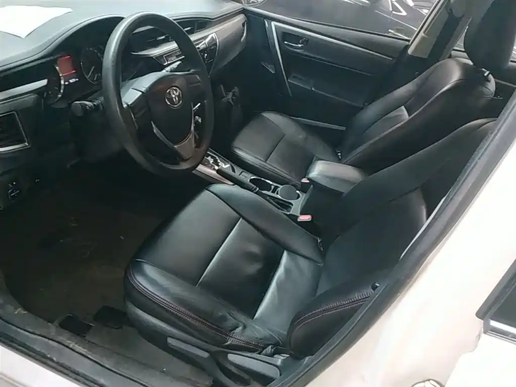 Toyota Corolla 2015 — фото 15