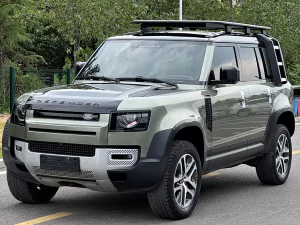 Land Rover Defender 2022