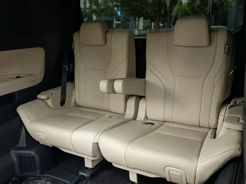 Toyota Alphard 2024 — фото 24