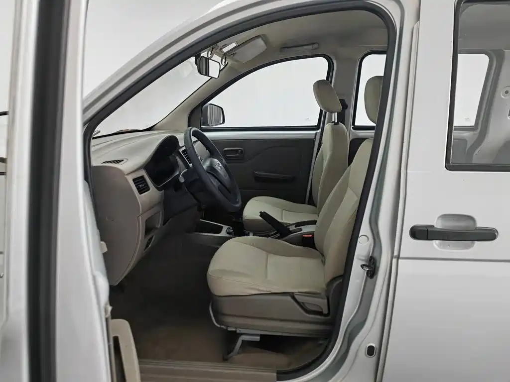 Wuling Rongguang V 2016 — фото 10