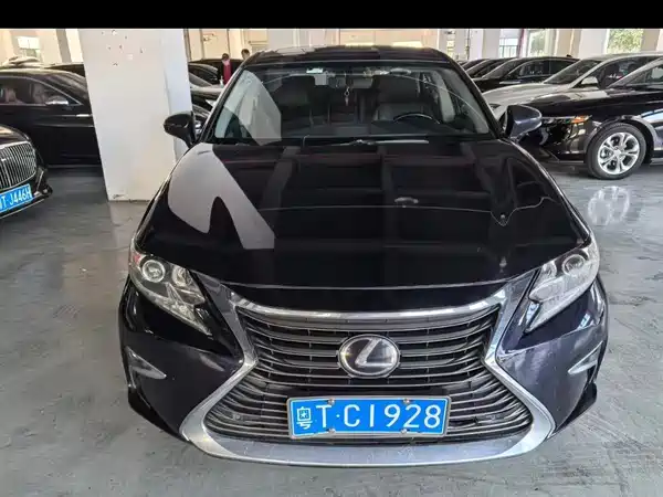 Lexus ES 2017
