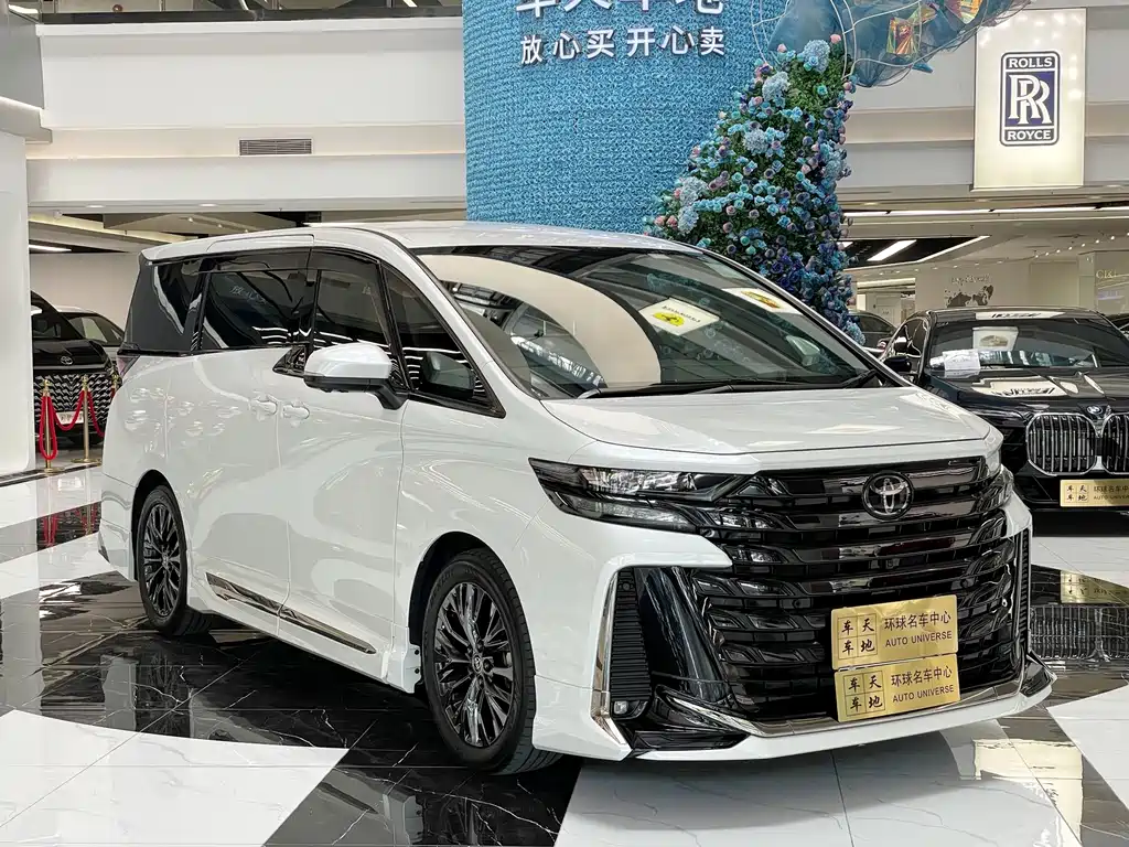 Toyota Vellfire 2026 — фото 3