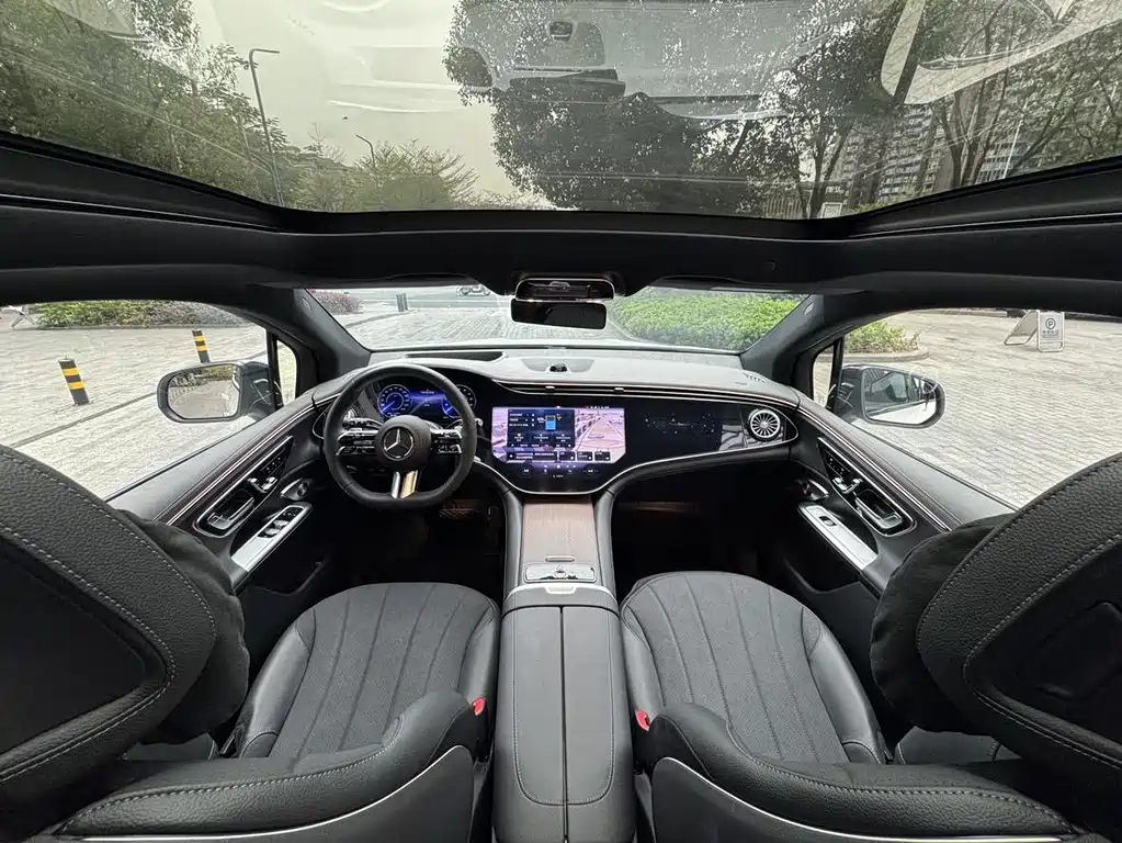 Mercedes-Benz EQE SUV 2025 — фото 16