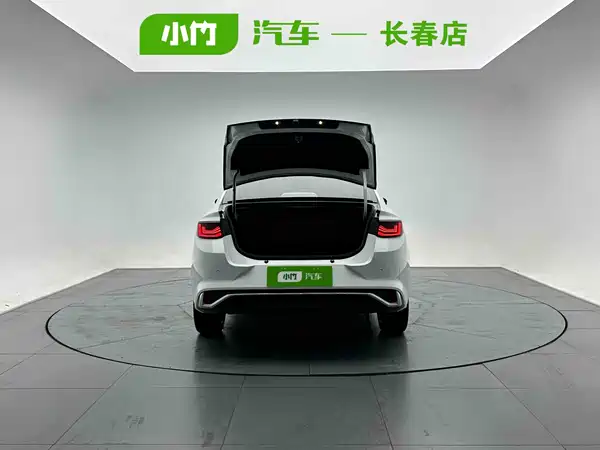 Geely Emgrand L 2022