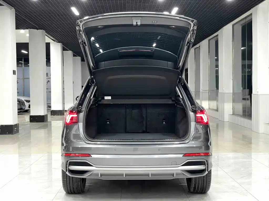 Audi Q3 2023 — фото 17
