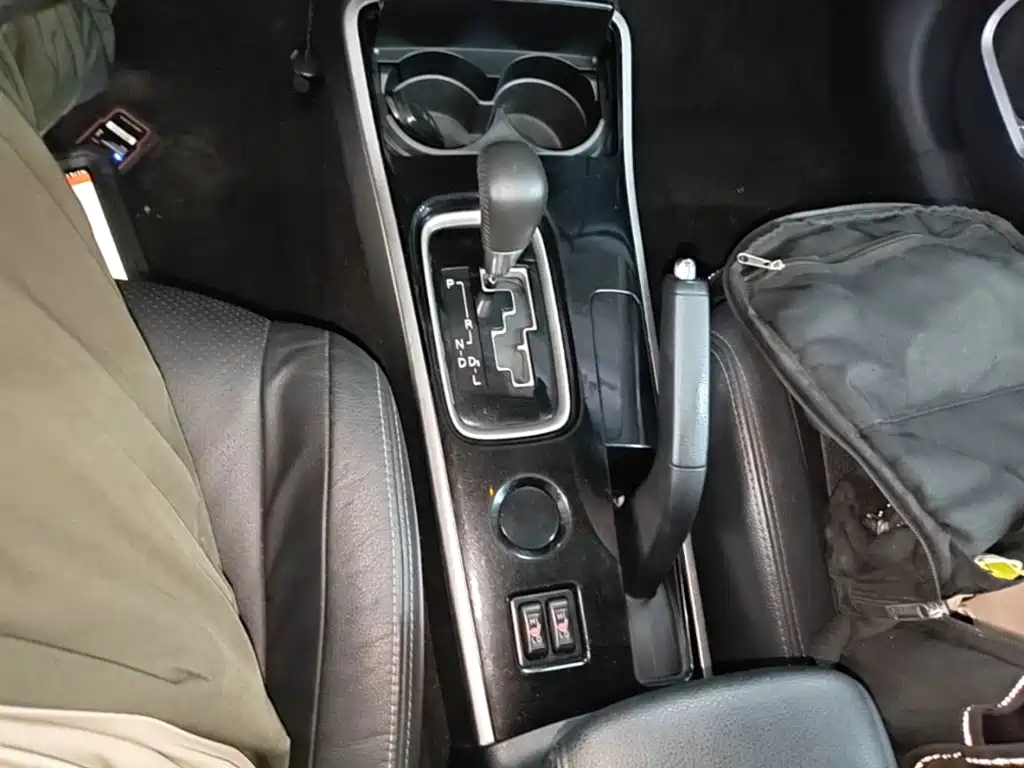 Mitsubishi Outlander 2018 — фото 14