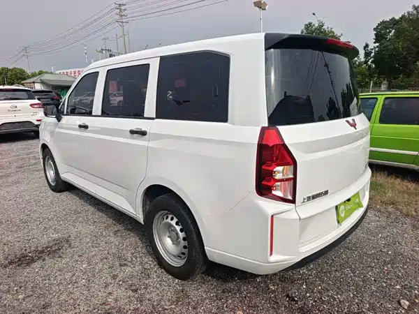 Wuling Hongguang PLUS 2024