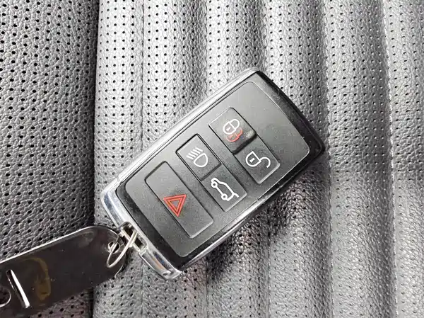 Land Rover Discovery Sport 2021
