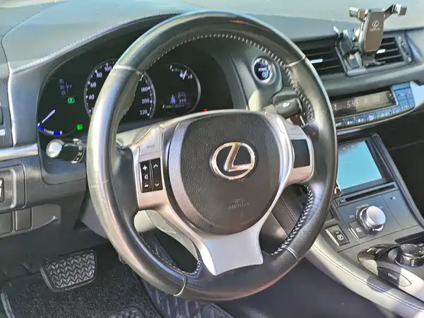 Lexus CT 2012