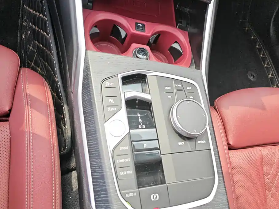 BMW 3 Series 2025 — фото 16