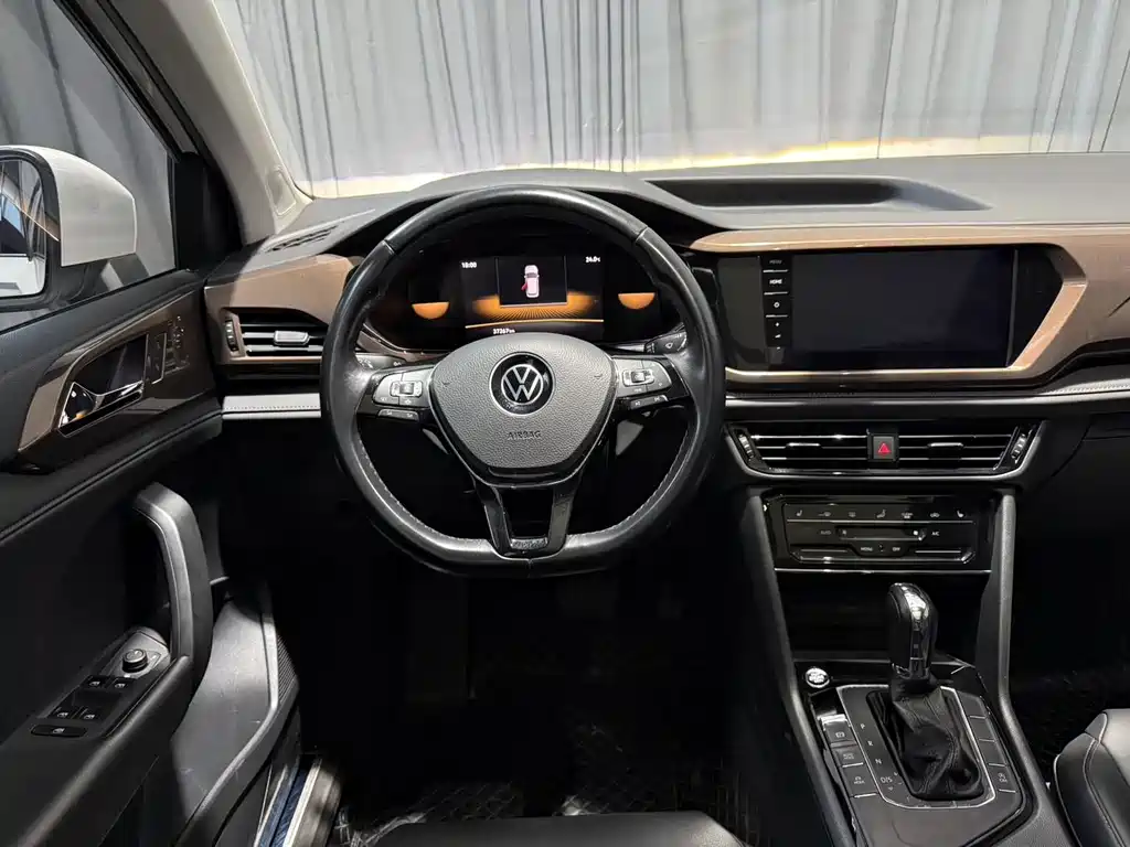 Volkswagen Tharu 2022 — фото 14