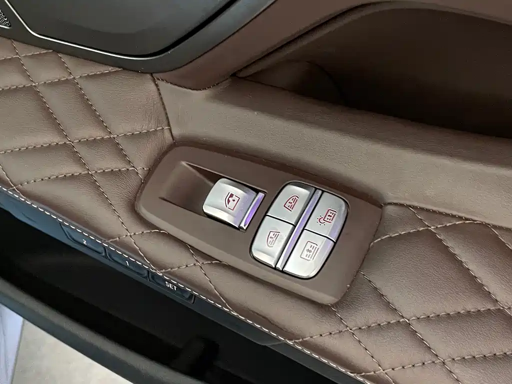 BMW 7 Series 2019 — фото 21
