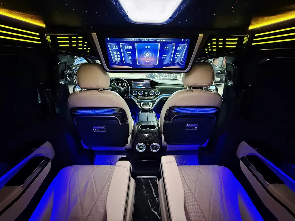 Mercedes-Benz Vito 2023 — фото 16