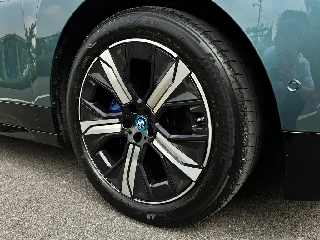 BMW iX 2024 — фото 16