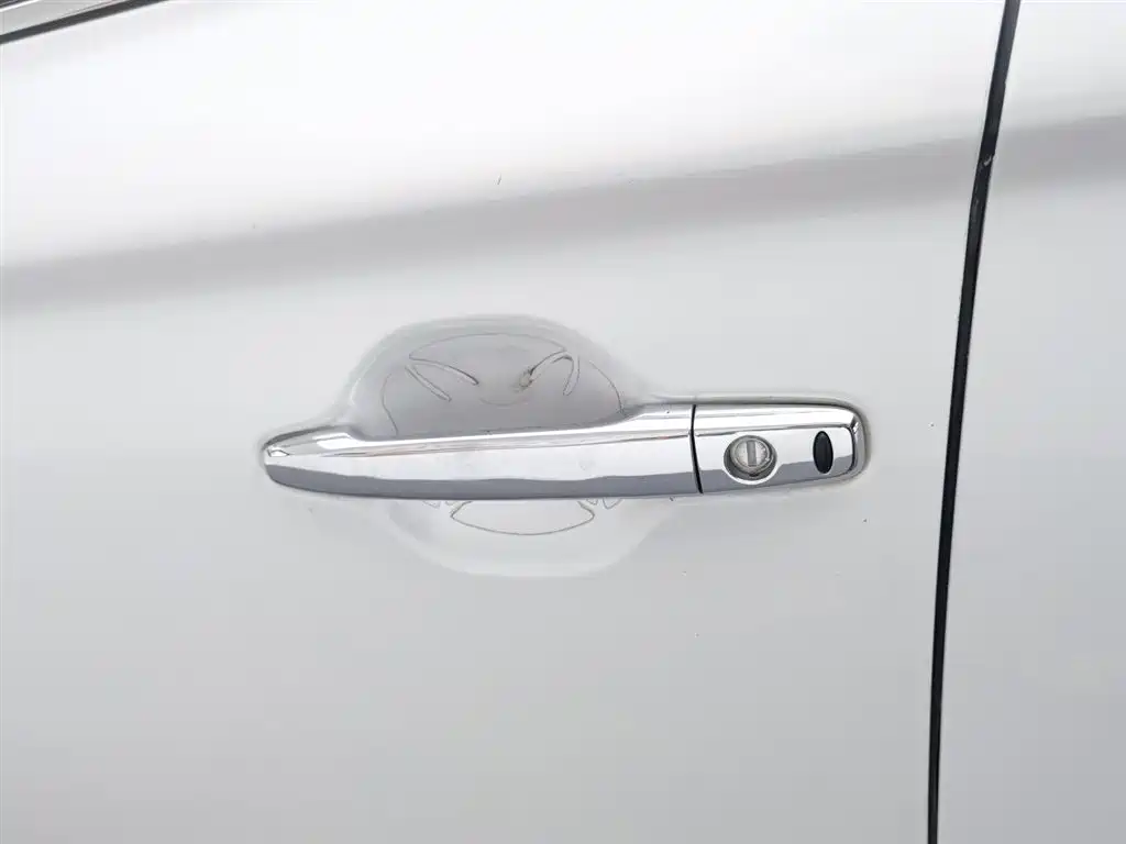 Mitsubishi Outlander 2017 — фото 18