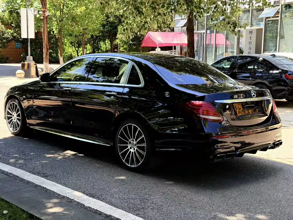 Mercedes-Benz E-Class 2018 — фото 21