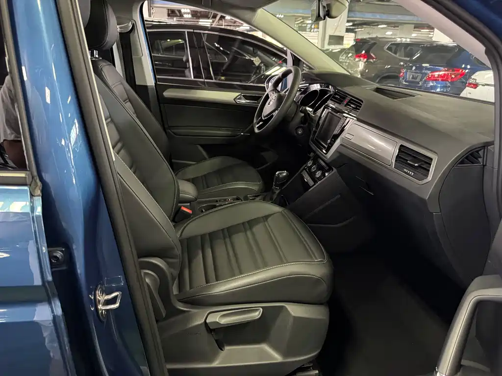 Volkswagen Touran 2019 — фото 13