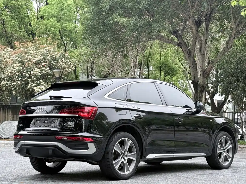 Audi Q5L Sportback 2022 — фото 14