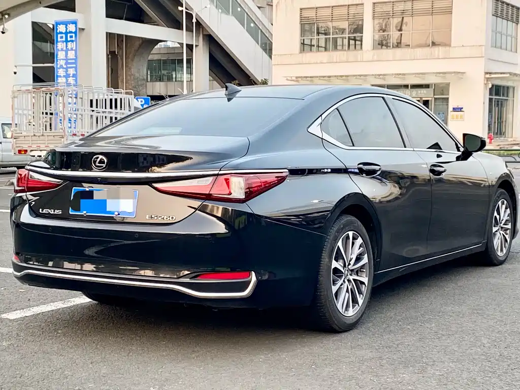 Lexus ES 2023 — фото 6