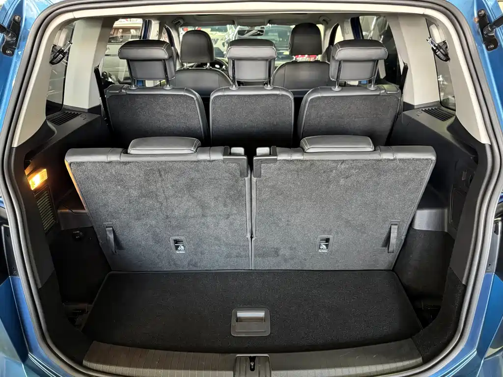 Volkswagen Touran 2019 — фото 11