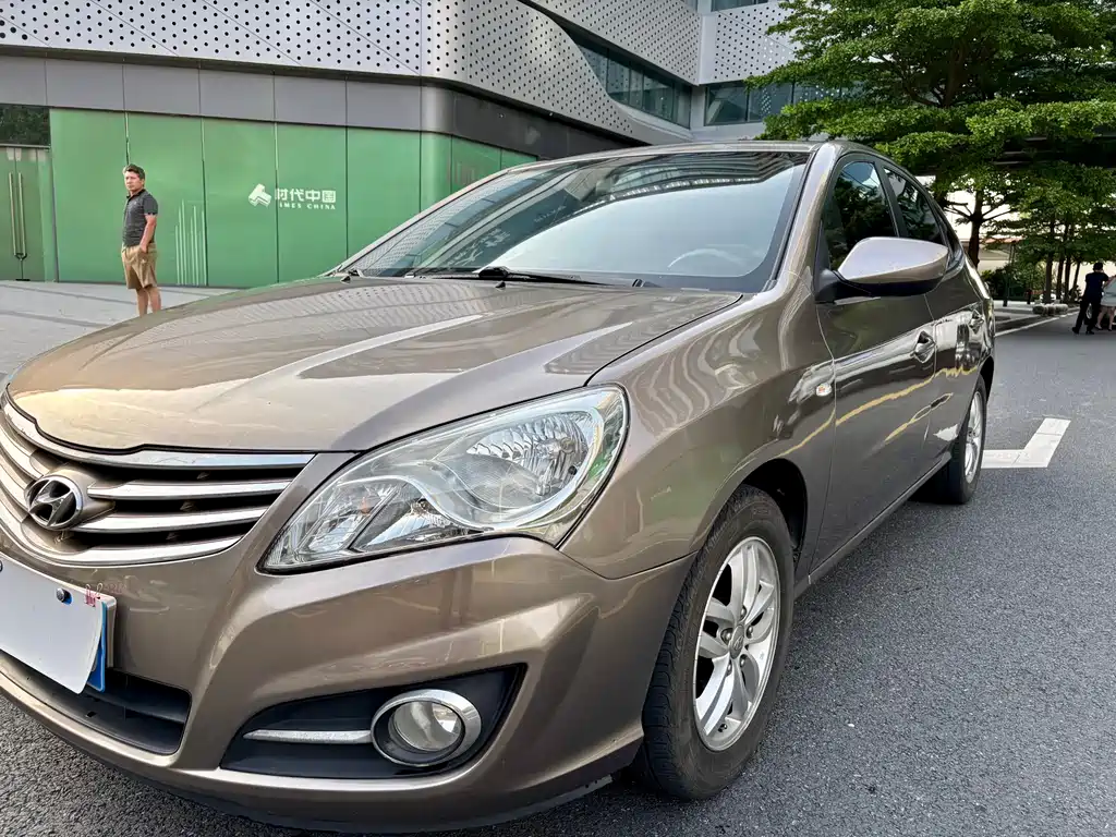 Hyundai Elantra 2015 — фото 4