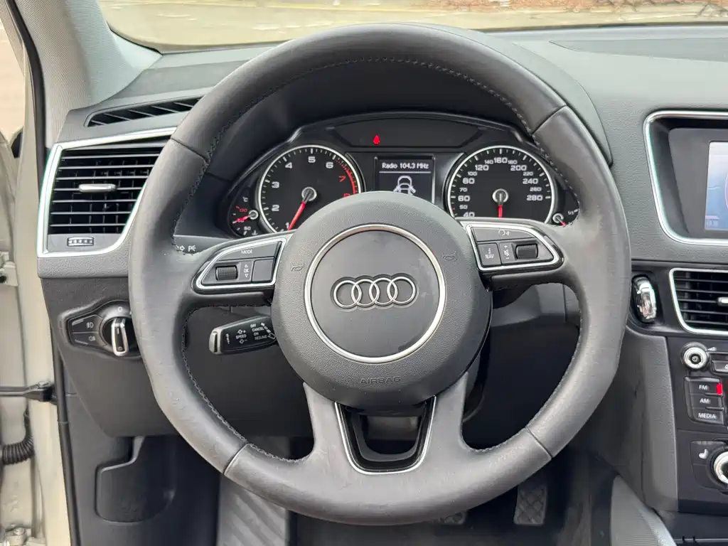 Audi Q5 2015 — фото 8