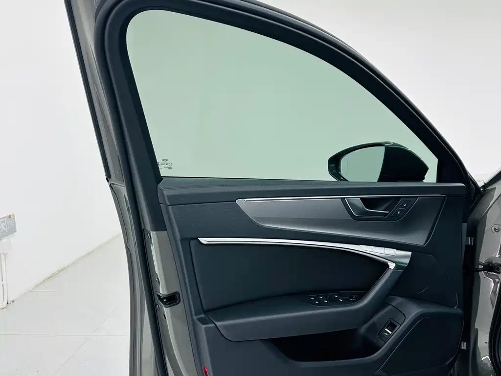 Audi A6 2023 — фото 17