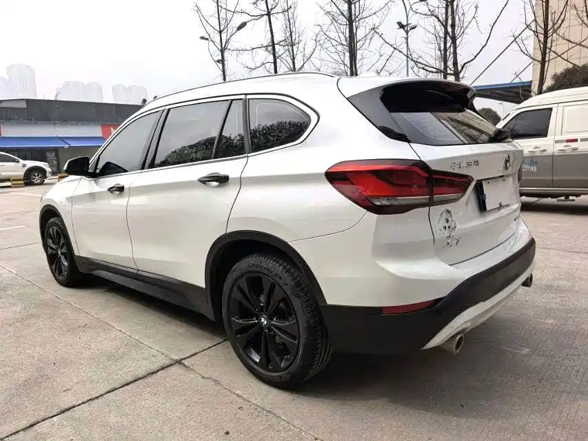 BMW X1 2021 — фото 8