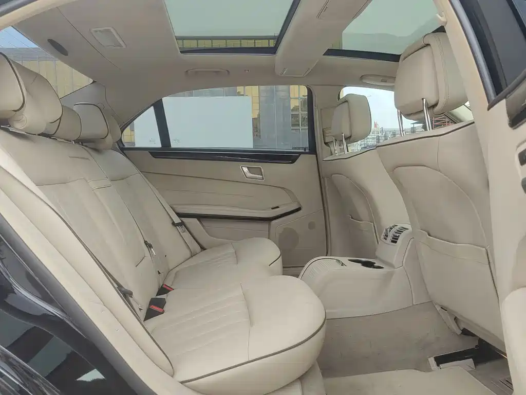 Mercedes-Benz E-Class 2015 — фото 12