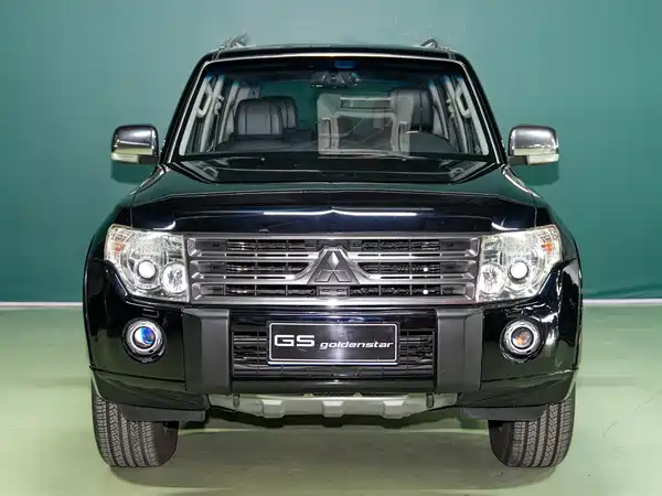 Mitsubishi Pajero 2010