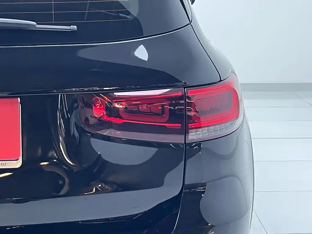 Mercedes-Benz GLB 2021 — фото 20