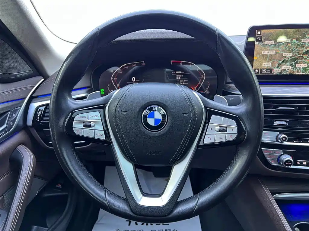 BMW 5 Series 2021 — фото 11