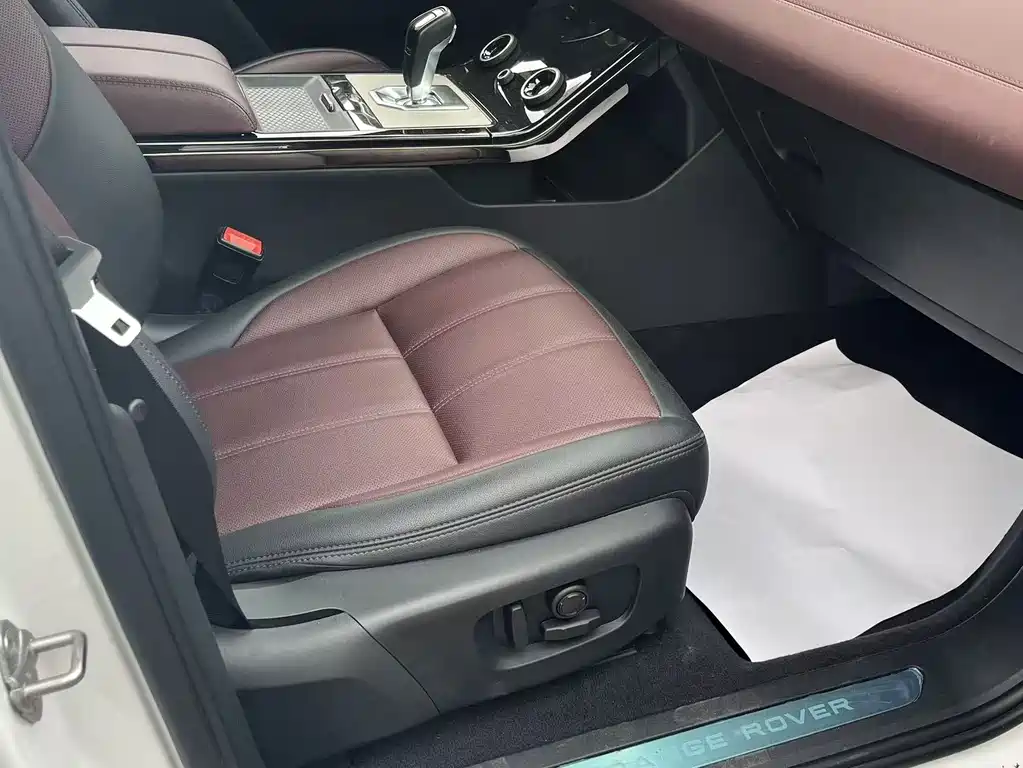 Land Rover Evoque 2023 — фото 14