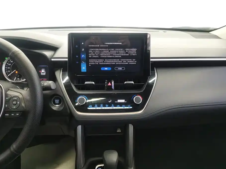 Toyota Corolla Cross 2022 — фото 13
