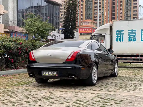 Jaguar XJ 2012