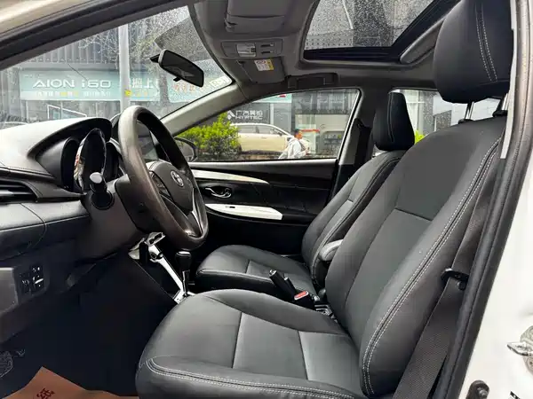 Toyota Yaris L 2015