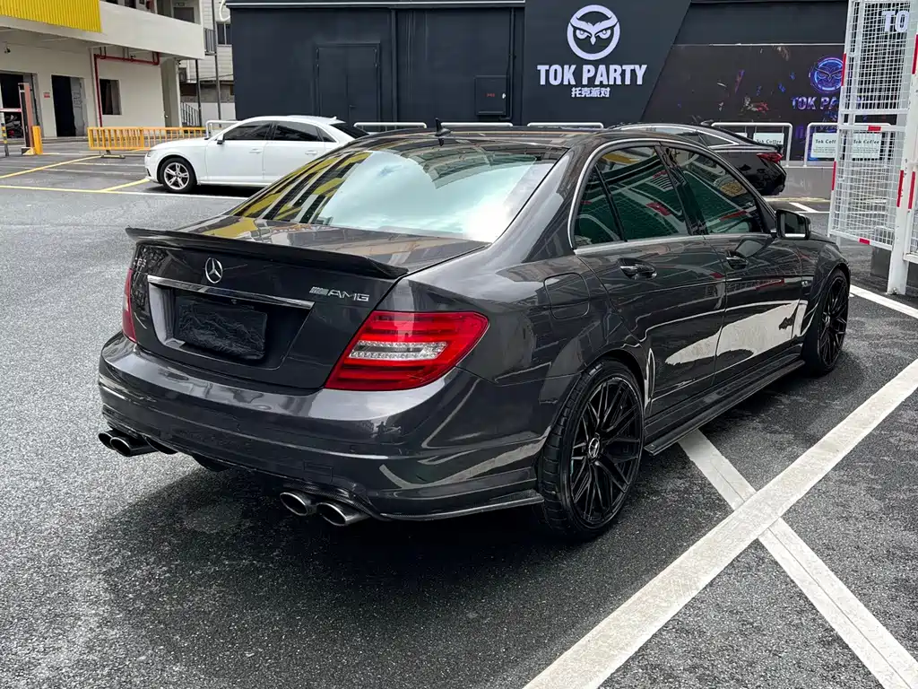 Mercedes-Benz C-Class AMG 2010 — фото 7