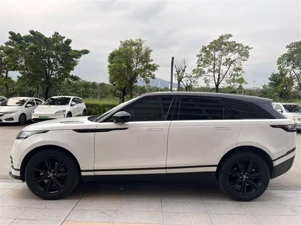 Land Rover Range Rover Velar 2023 — фото 9