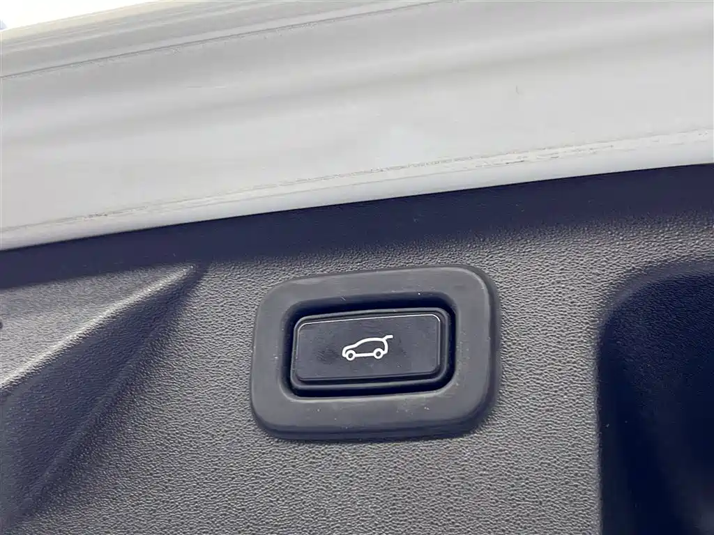 Land Rover Discovery Sport 2020 — фото 26