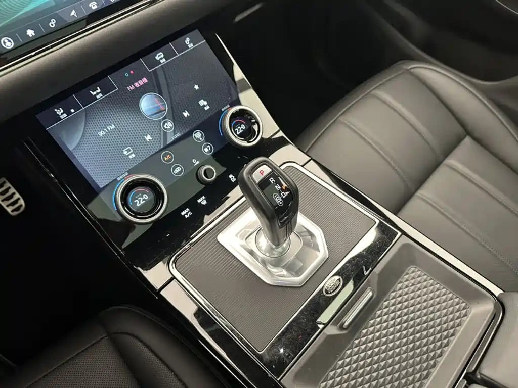 Land Rover Range Rover Evoque 2020 — фото 18
