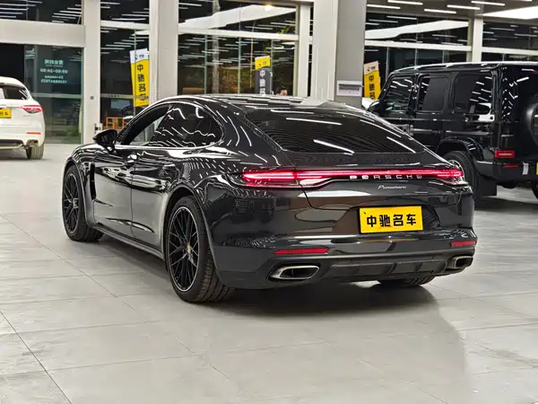 Porsche Panamera 2022