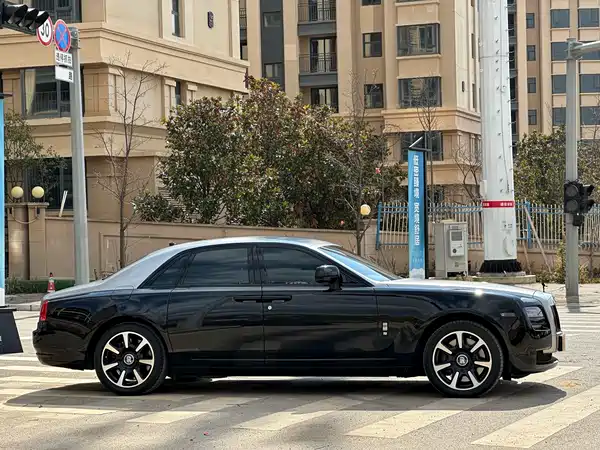 Rolls-Royce Ghost 2010