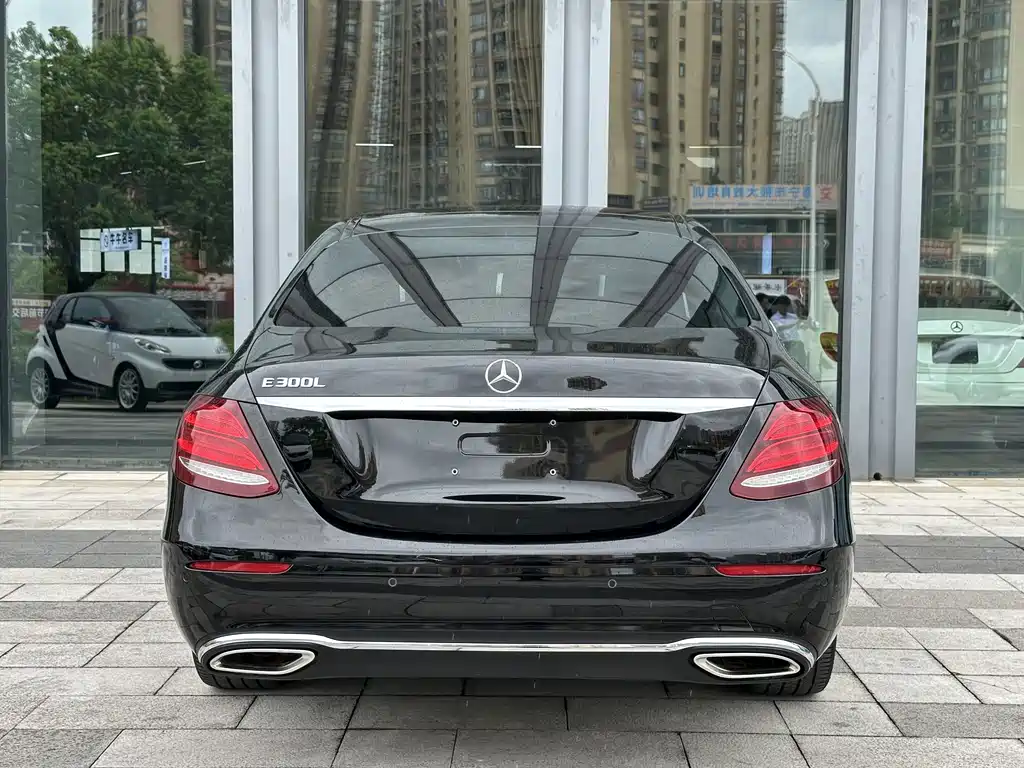 Mercedes-Benz E-Class 2020 — фото 16