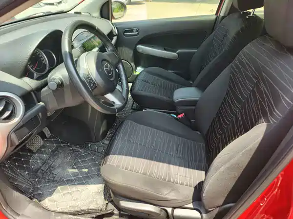 Mazda 2 2013