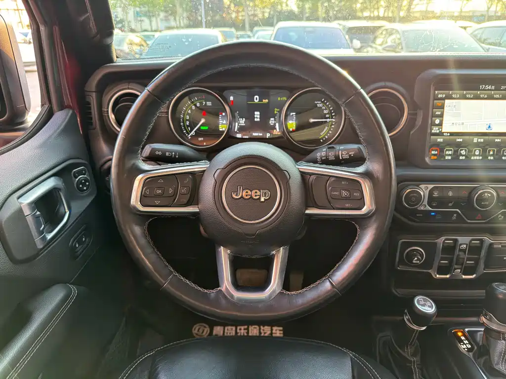 Jeep Wrangler PHEV 2021 — фото 10