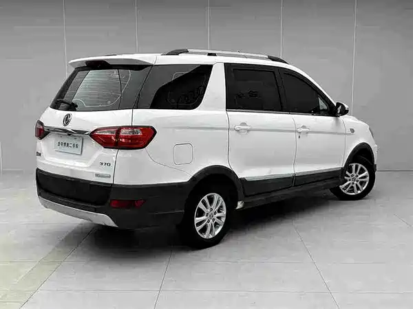 Dongfeng Scenery 370 2017