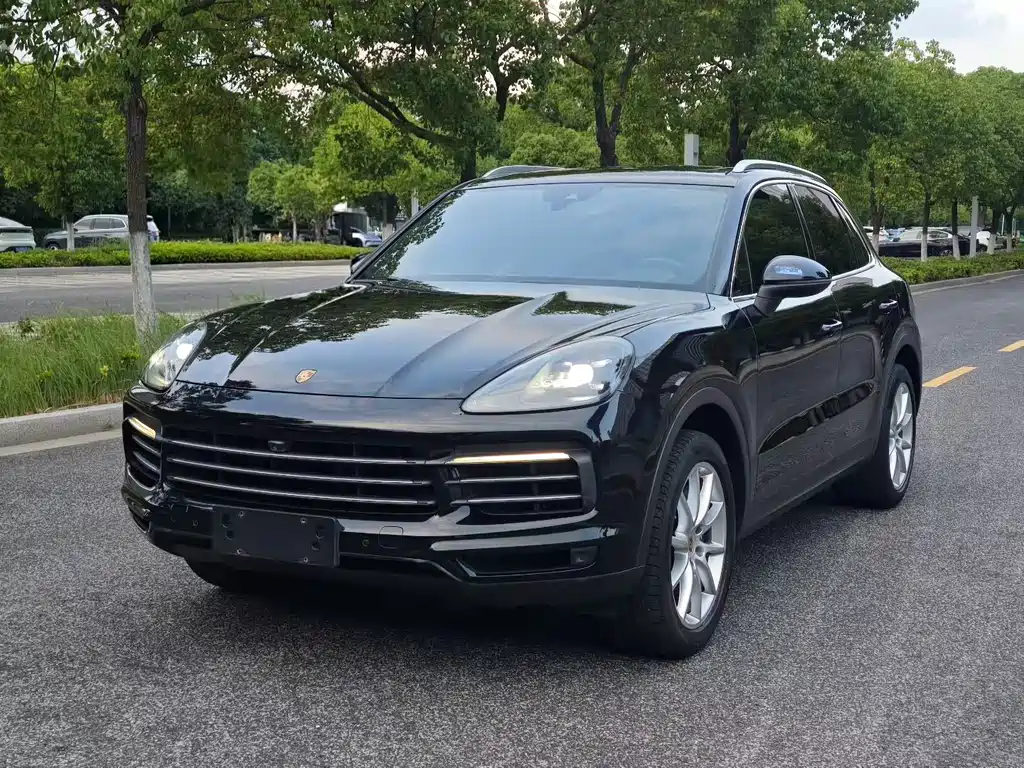 Porsche Cayenne 2018 — фото 1