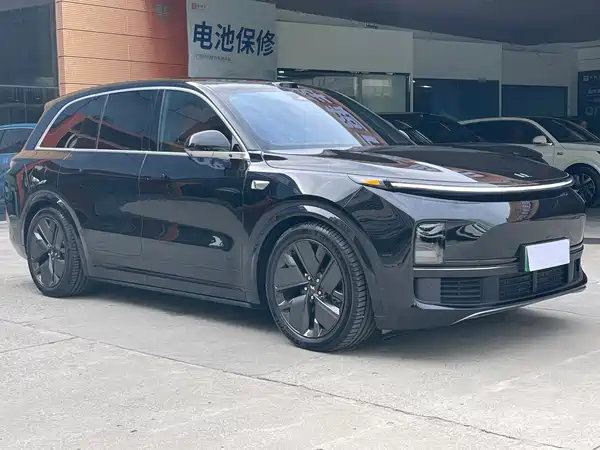 Li Auto L8 2025